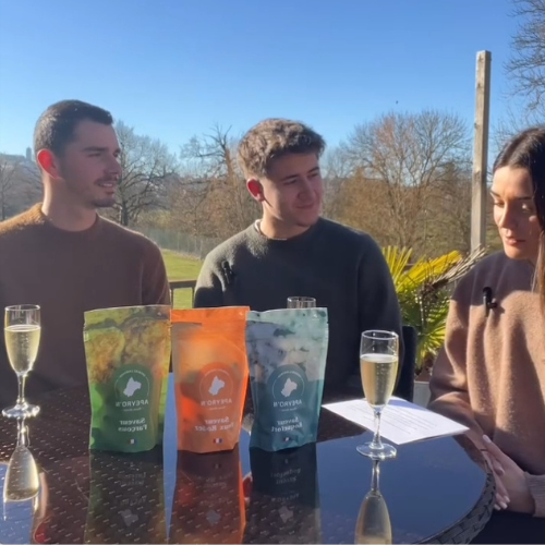 Découvrir l'histoire d'Apeyro'n avec Media12.fr !